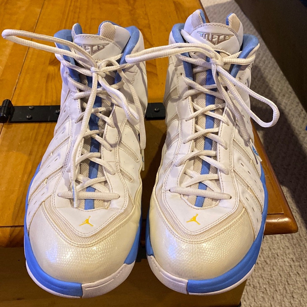 Used Jordan Melo’s size 13.No box.Blue and white.